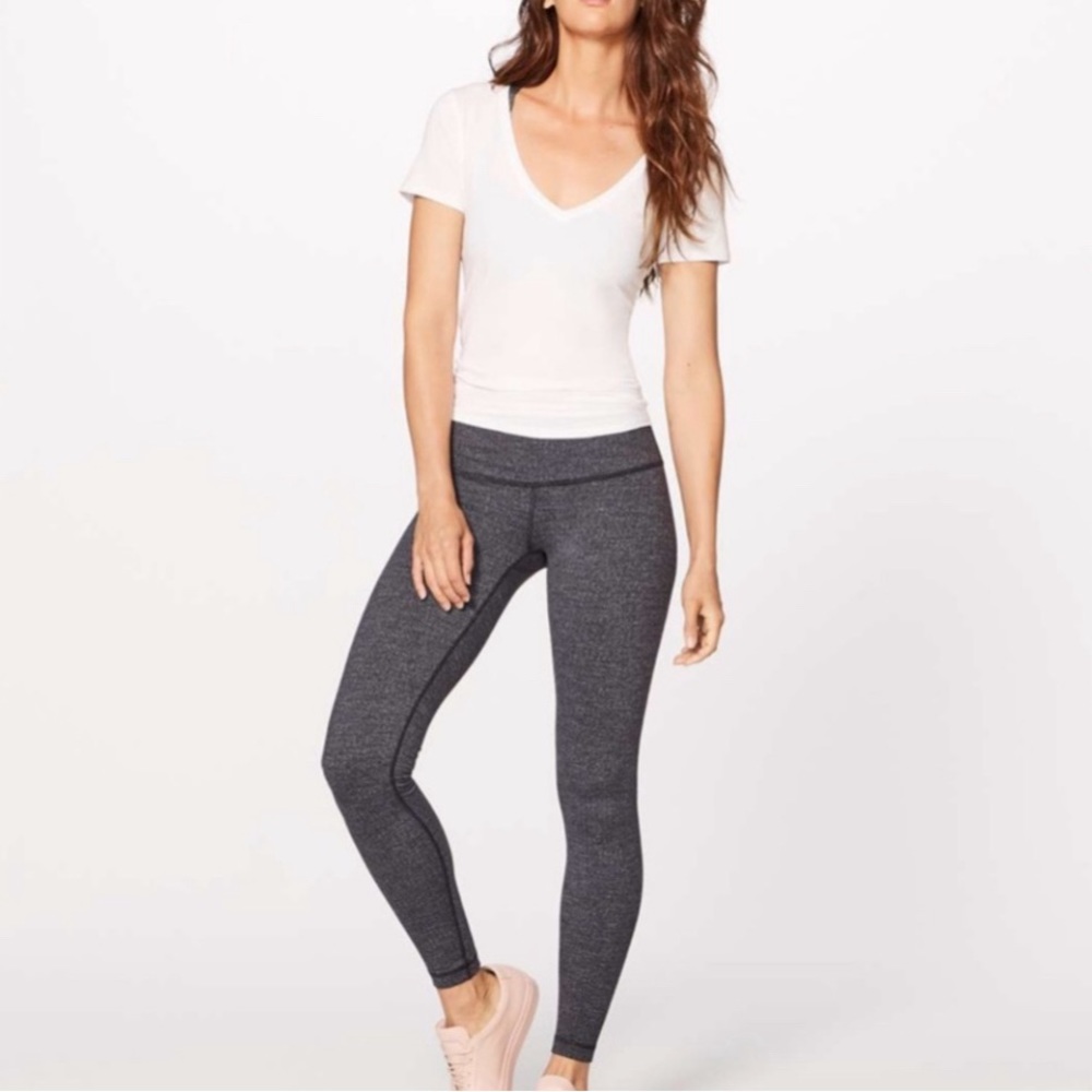 Lululemon Women’s Gray & Black Leggings Wunder Under Size 8 Workout Yoga